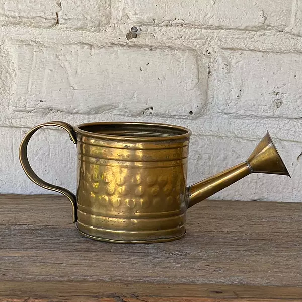 Regadera Pequeña En Lámina De Bronce - India 1980