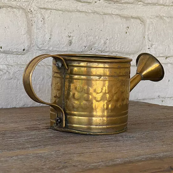 Regadera Pequeña En Lámina De Bronce - India 1980