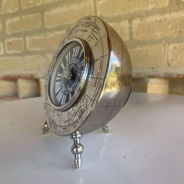 Reloj Retro Redondo Quarzo Pila Aa