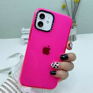 Case Translucido Fucsia Neón Iphone13pro