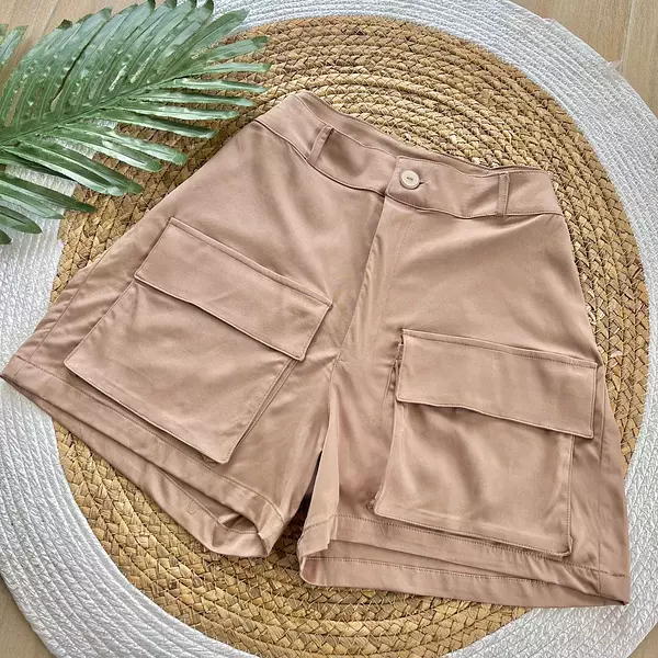 Short Beige Bolsillos