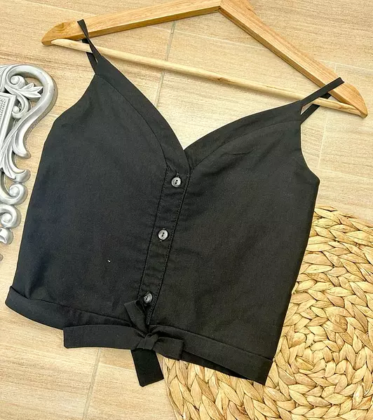 Blusa Negra Corta