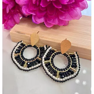 Aretes Negro‑Blanco – Pedrería Artesanal Chic