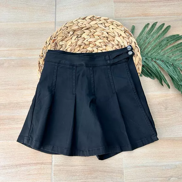 Falda Short Negra Cuerina