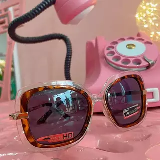 Gafas Negras Clásicas – Elegancia Y Protección Uv