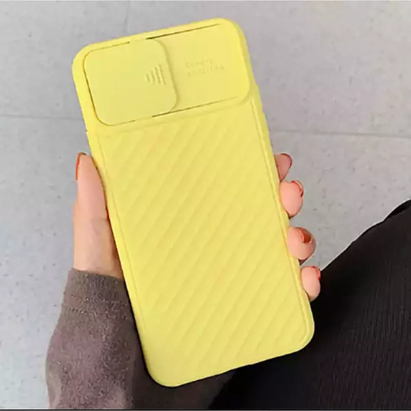 Case Con Protector De Cámara Amarillo Iphone11pro+