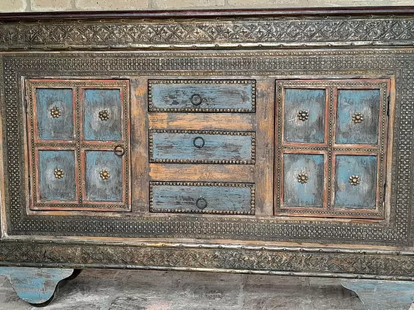 Bife 2 Puertas 3 Cajones - India 1980