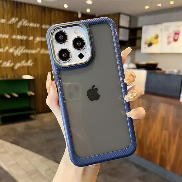 Case Borde Azul Fibra Carbón Translucido Humo Iphone11