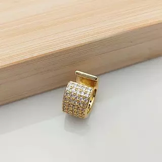 Ear Cuff Dorado – Estilo Chic Sin Perforación