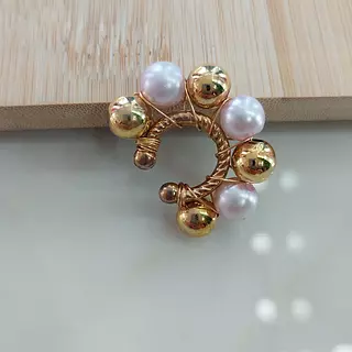 Ear Cuff Dorado – Estilo Chic Sin Perforación
