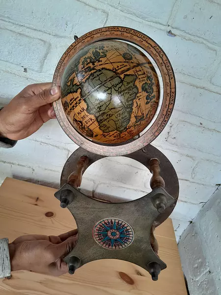 Mapamundi Con Soporte - Italia 1970