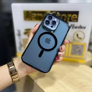 Case Magsafe Translucido Negro Gear Iphone11