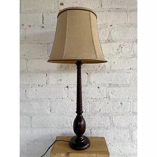 Lámpara De Mesa Base Torneada Caperuza Con Bordes En Cuero