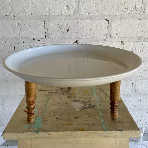 Tortera Redonda 3 Patas De Madera Torneadas