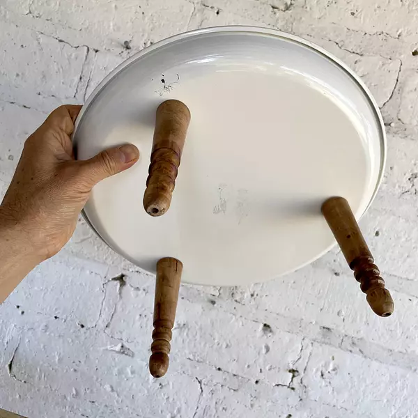 Tortera Redonda 3 Patas De Madera Torneadas