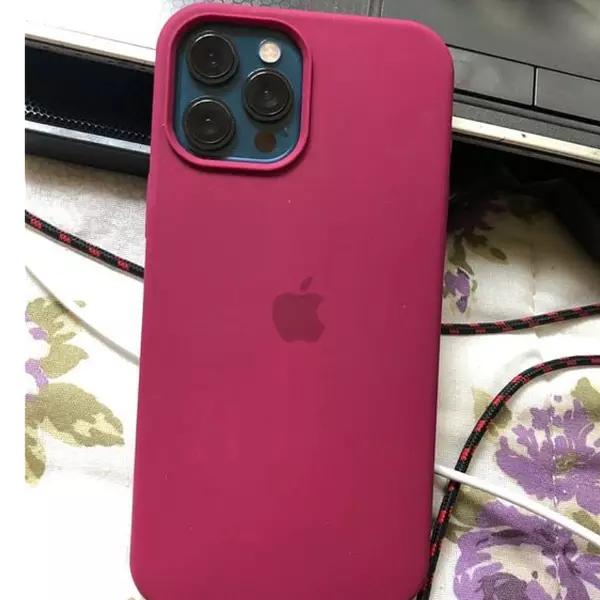 Silicon Case Cereza Iphone 16pro+