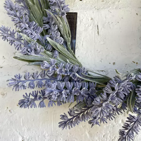 Corona Con Ramas Y Flores De Lavanda Artificial