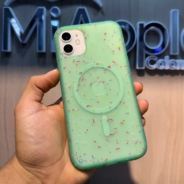 Case Magsafe Verde Puntos Iphone 11