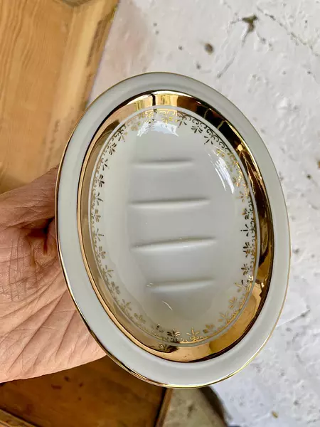 Jabonera Ovalada Blanco Y Dorado