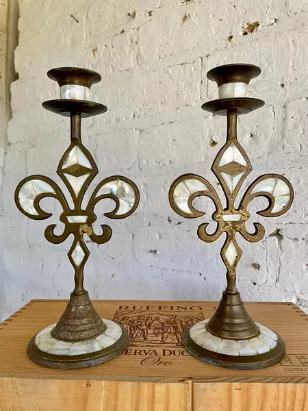 Candelabros Flor De Lis En Bronce Y Nácar - India 1970