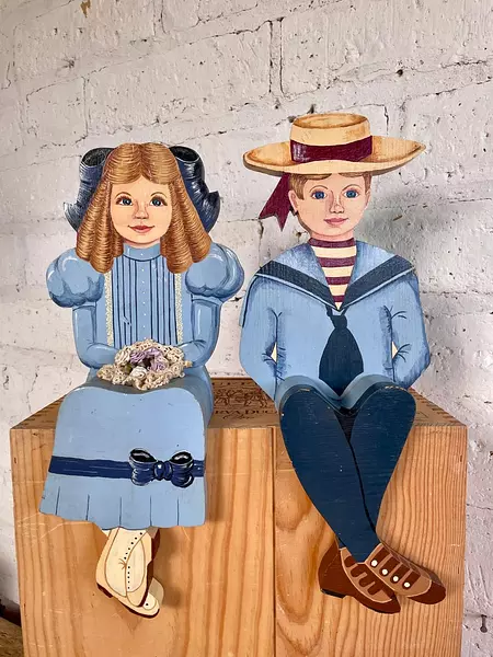 Siluetas De Madera Jill Y Jeno Knitl - U.S.A. 1990