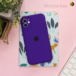 Silicon Case Morado Protector Cámara Iphone 14pro+