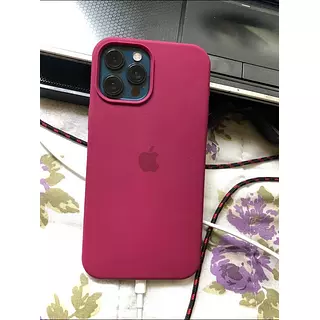 Silicon Case Vinotinto Iphone 16pro