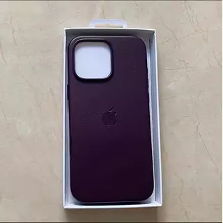 Case Diseño Cuero Magsafe Morado Iphone 16pro