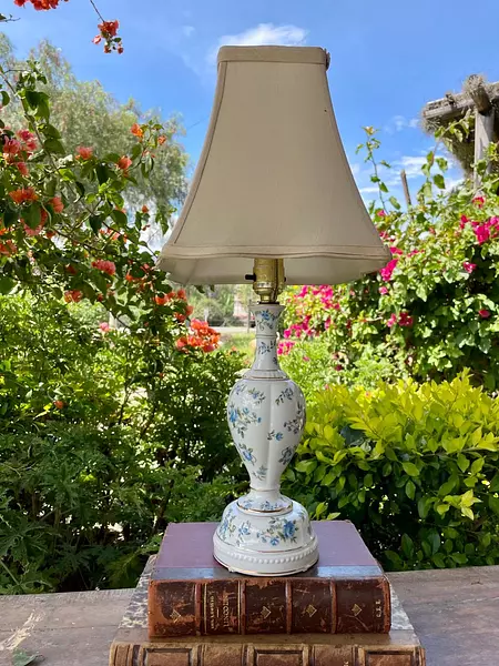 Lámpara De Boudoir En Porcelana - Hungría 1980