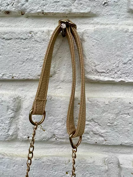 Bolso Cilíndrico De Mano Con Borlas