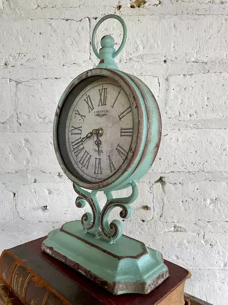 Reloj Metálico De Pila - China 1990