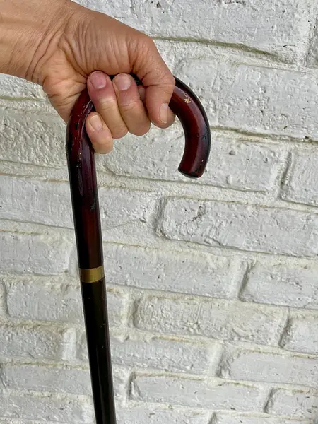 Bastón De Madera Y Mago Curvado Con Tacón De Caucho.