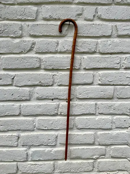 Bastón Antiguo De Bambú Con Mango Curvado.