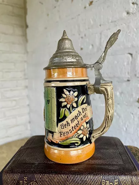 Jarro Cervecero En Alto Relieve - Alemania Occidental 1970