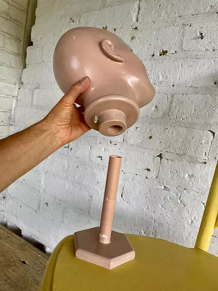 Cabeza De Maniquí Antiguo Base Elongable - U.S.A. 1950