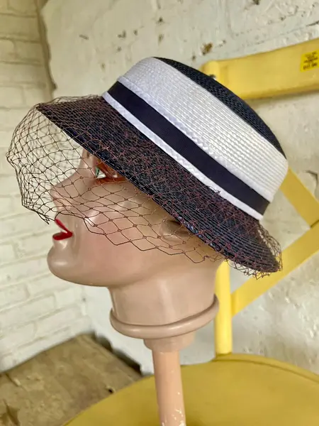 Sombrero Con Malla De Tul - 1960