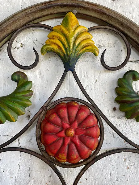 Aplique Ovalado Con Arabescos Hojas Y Rosetón