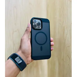 Case Magsafe Borde Negro Mate Iphone 16pro+