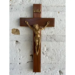 Crucifijo Madera Y Resina