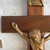 Crucifijo Madera Y Resina