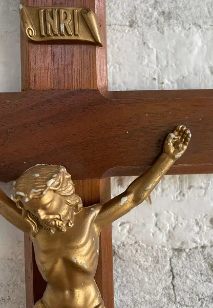 Crucifijo Madera Y Resina