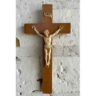 Crucifijo De Pared Madera Y Resina - 1980