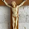 Crucifijo De Pared Madera Y Resina - 1980