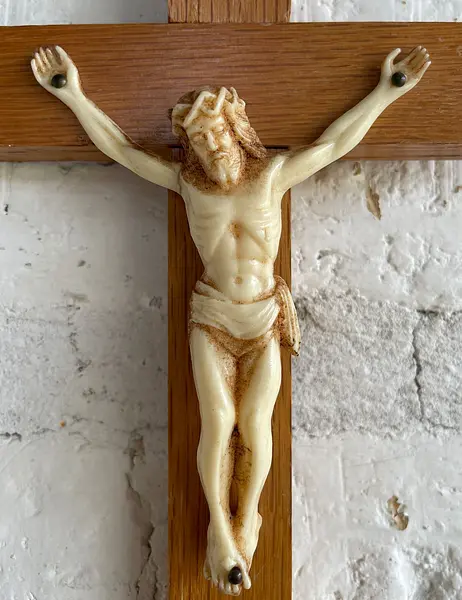 Crucifijo De Pared Madera Y Resina - 1980