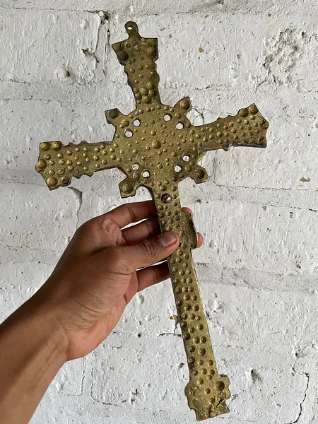 Crucifijo Dorado De Pared Y Crucero Calado - Colombia 1980