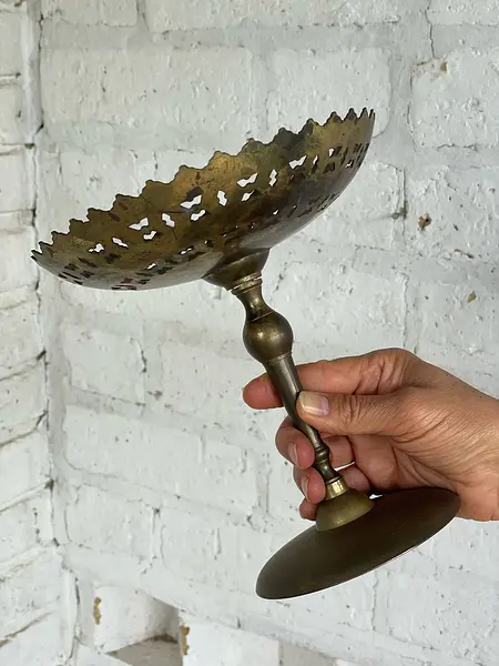 Plato De Bronce Festoneado Con Pedestal - India 1980