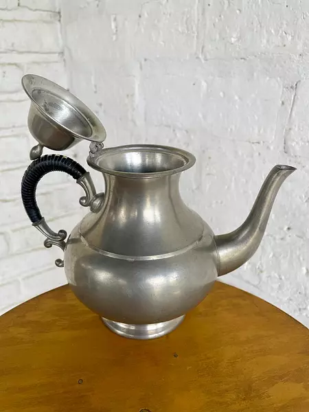 Tetera Mediana Metálica Mango Revestido - Paises Bajos 1950