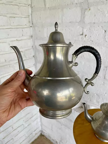 Tetera Grande Metálica Mango Revestido - Países Bajos 1950