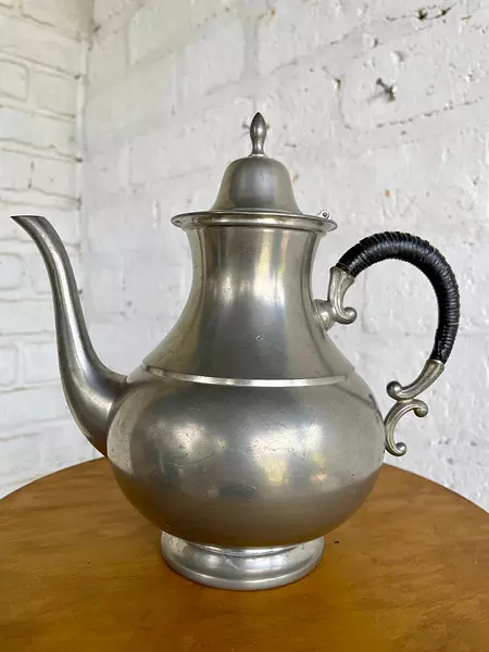 Tetera Grande Metálica Mango Revestido - Países Bajos 1950