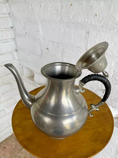 Tetera Grande Metálica Mango Revestido - Países Bajos 1950